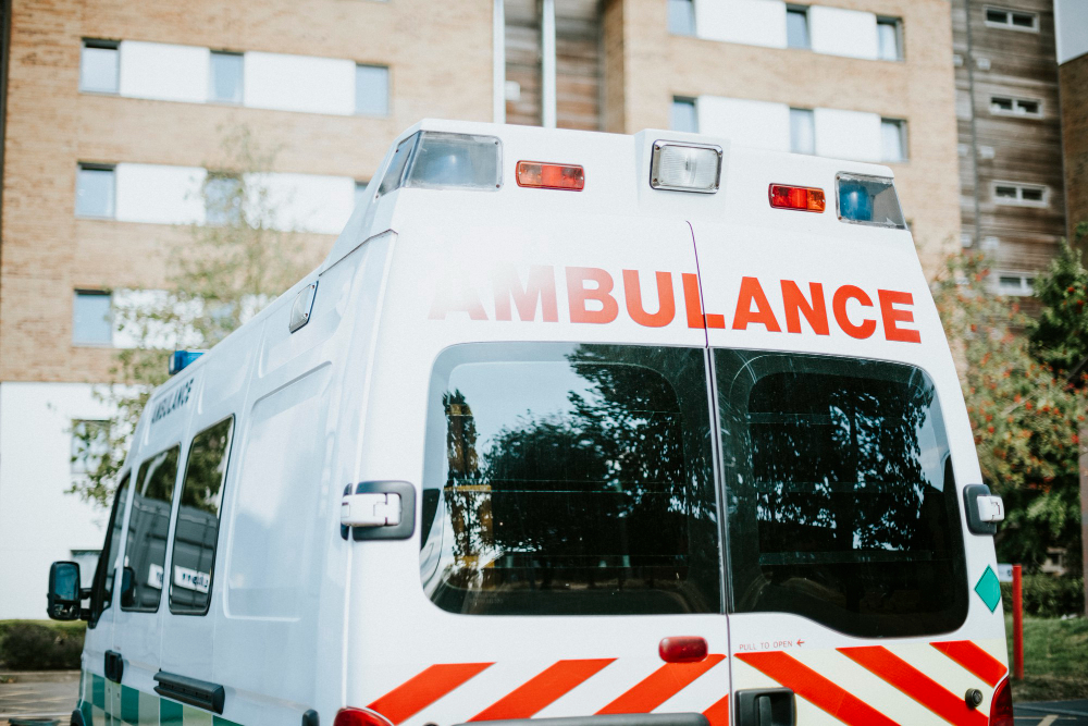 Understanding the Difference between Medical Transportation and Ambulance Services